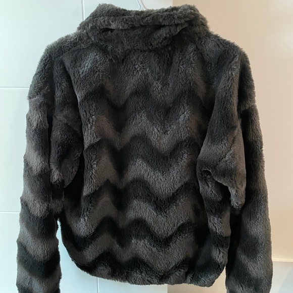Urban outfitters black faux fur zip up jacket - Picture 5 of 5